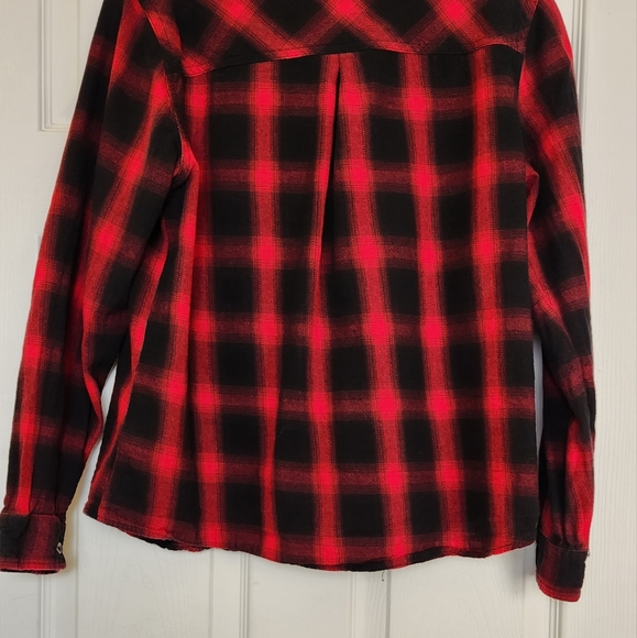 EUC Maurices Plaid Button Down - Picture 4 of 8